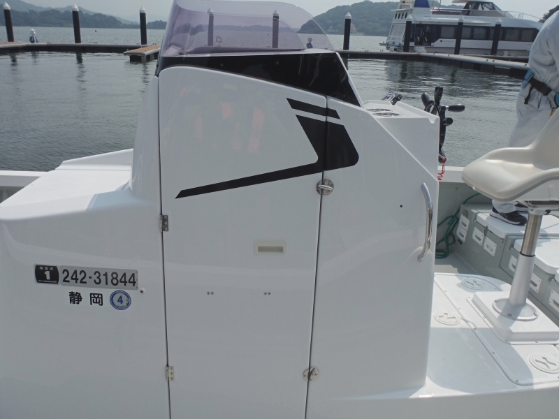 ヤマハ 和船 18フィート 全塗装済み スズキ船外機9.9馬力